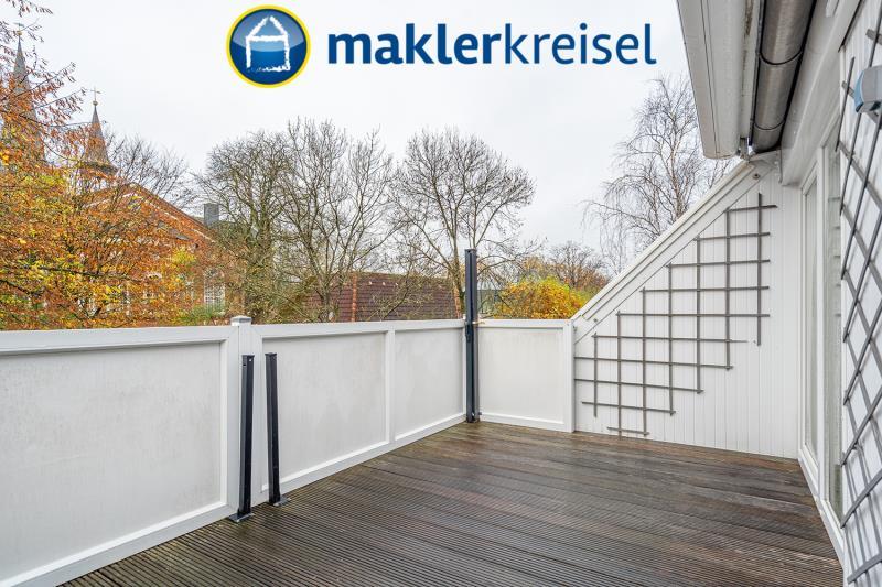 Innenstadt: Große City-Etagenwohnung mit Loggia, PKW-Stellplätze und Garage!