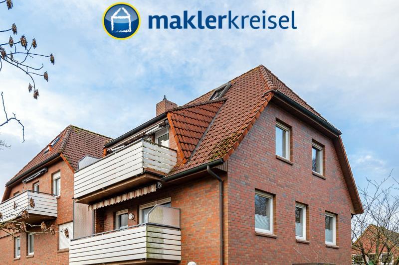 Zentral in Esens: Schöne Dachgeschosswohnung mit Balkon und Parkplatz!