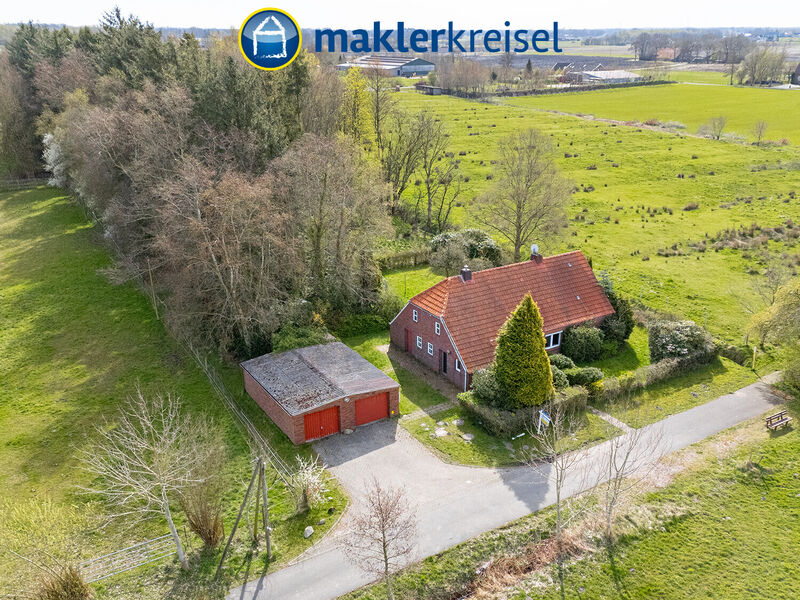 TRAUMLAGE! Landarbeiterhaus mit Doppelgarage!