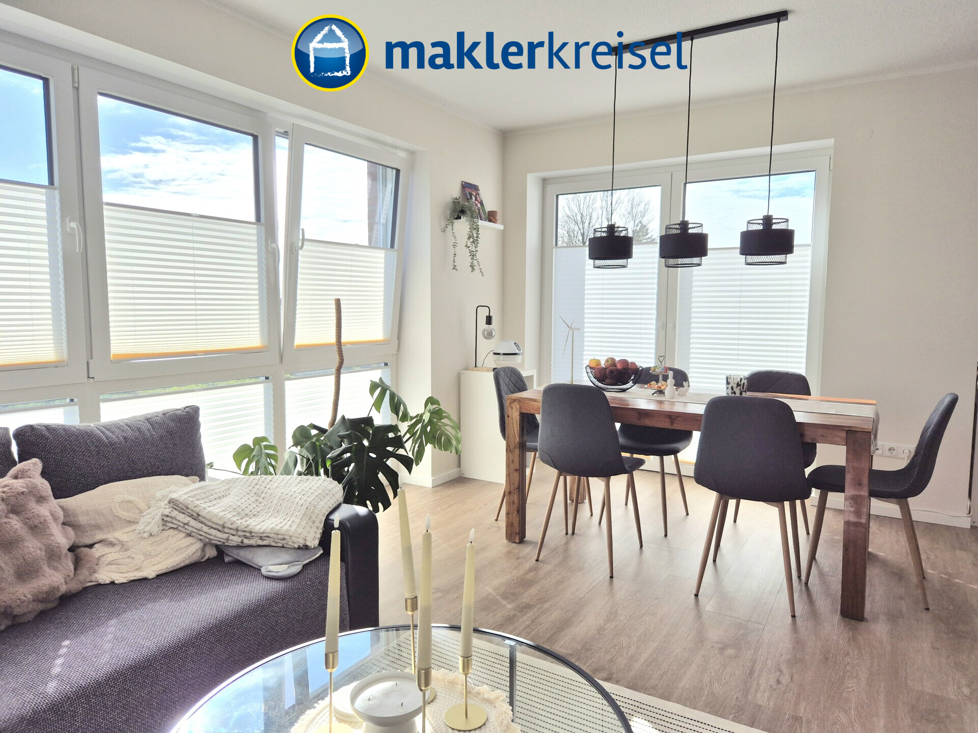 Esens: neuwertige 3 Zimmer-Wohnung mit Aufzug