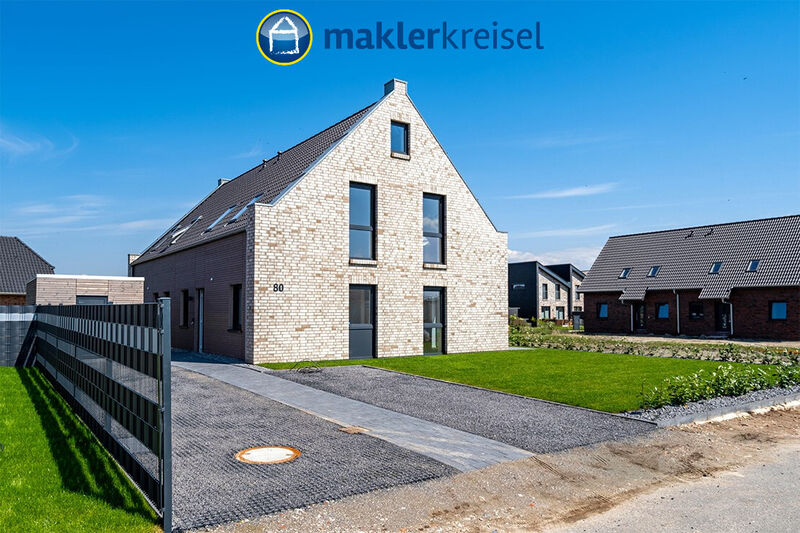 Nordseeküste: Modener Doppelhaushälfte 