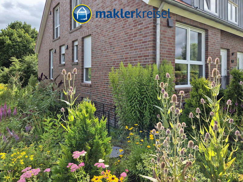 Junge Wohnung mit Balkon und Garage