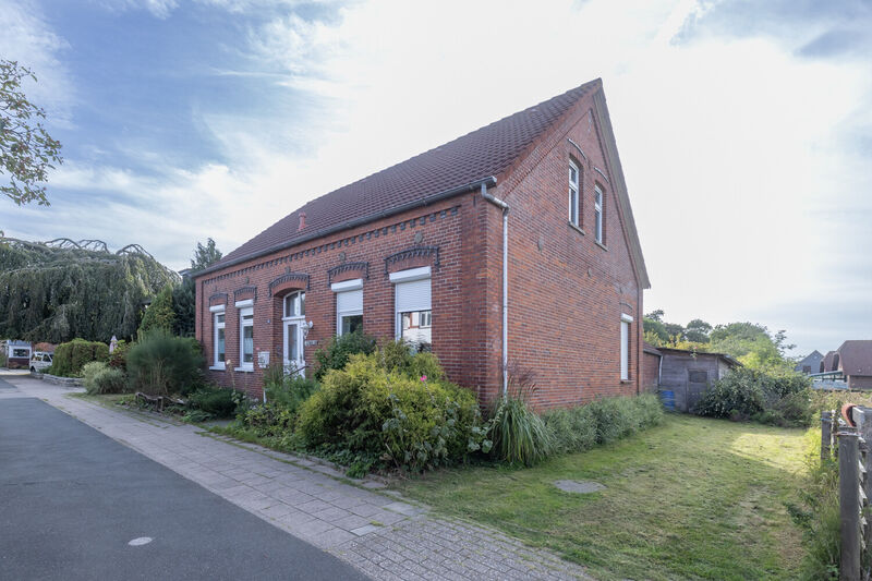 Nordseeheilbad Carolinensiel: gepflegtes Wohnhaus mit großem Grundstück und Denkmalschutz in Zentrumslage!